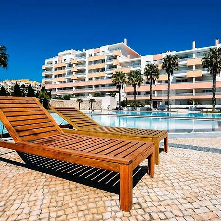 Fantastic Seaside Family Apartment With Pool Parede Zewnętrze zdjęcie