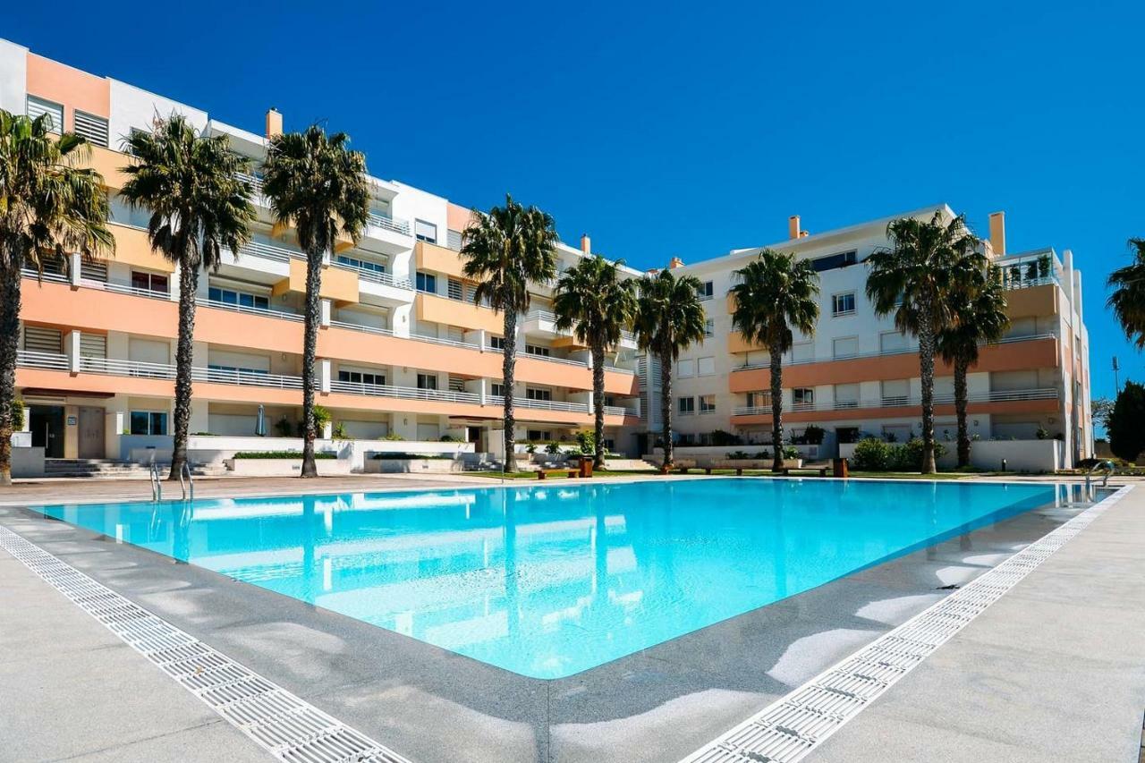 Fantastic Seaside Family Apartment With Pool Parede Zewnętrze zdjęcie